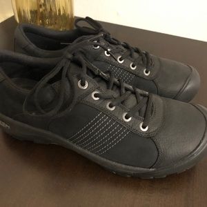 Brand New KEEN/Austin Mens casual shoe size 13